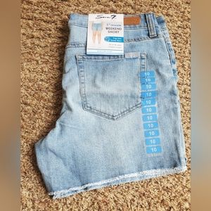 NWT Seven7 weekend shorts size 10